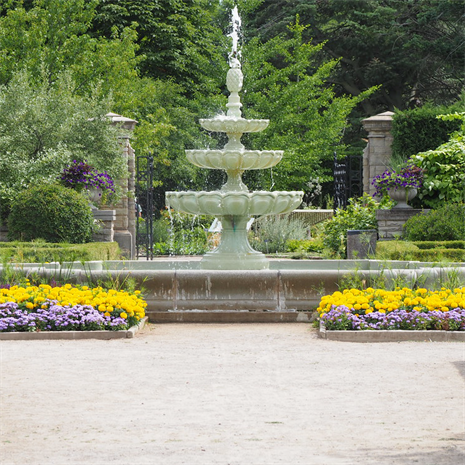 A fountain located at Hendrie Park, Royal Botanical Gardens.